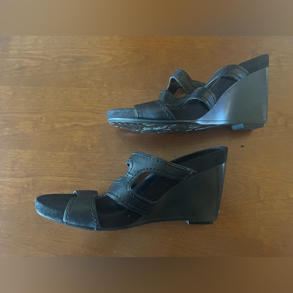 Nine West wedge sandal 9 - Picture 3 of 7